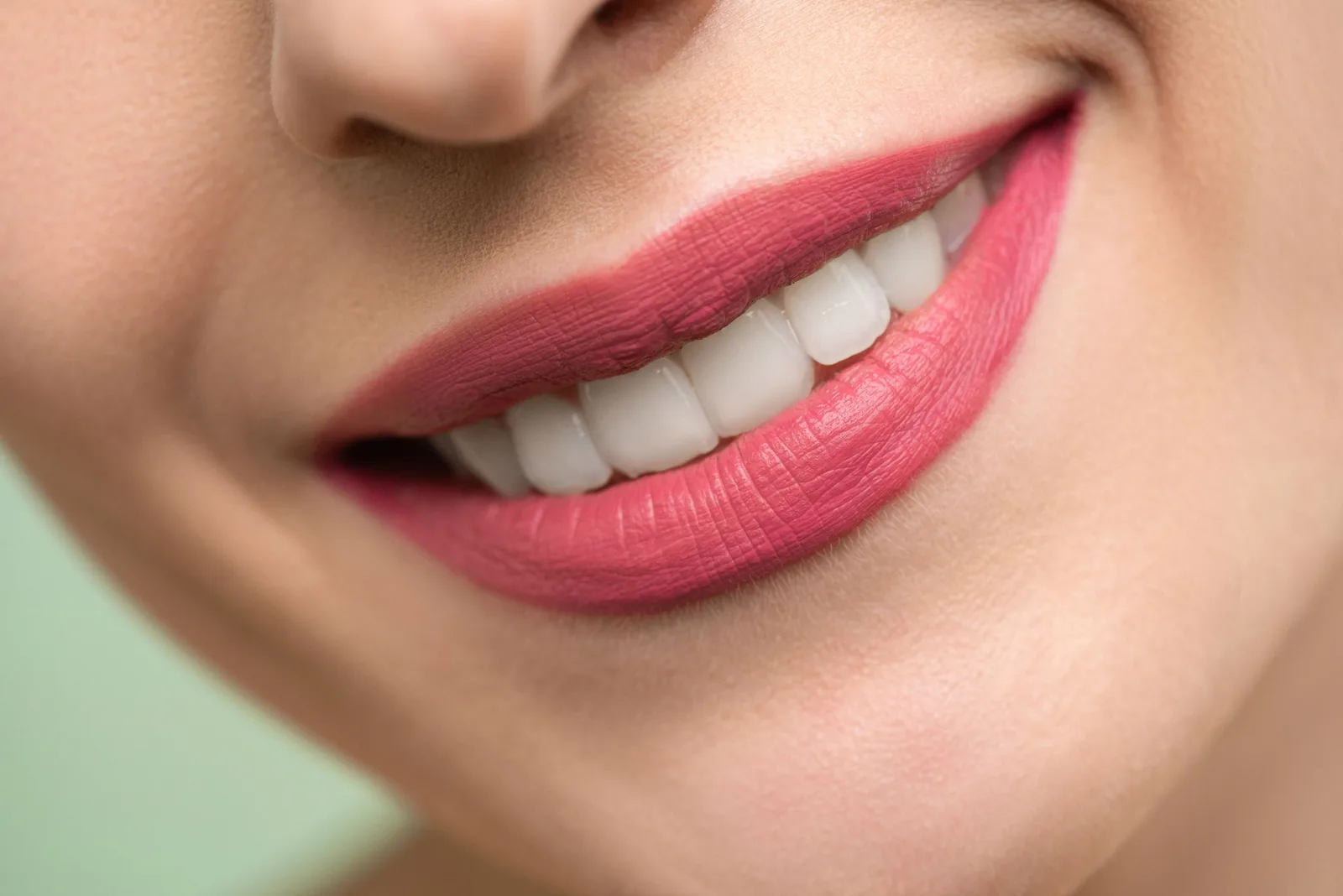A bright, even smile after cosmetic treatment